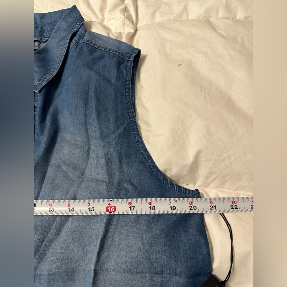 Black Orchid Blue Denim Snap Front Sleeveless Shirt - NWT - Size L - Picture 13 of 14
